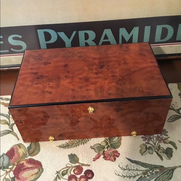 VTG Burled Walnut Jewelry Box